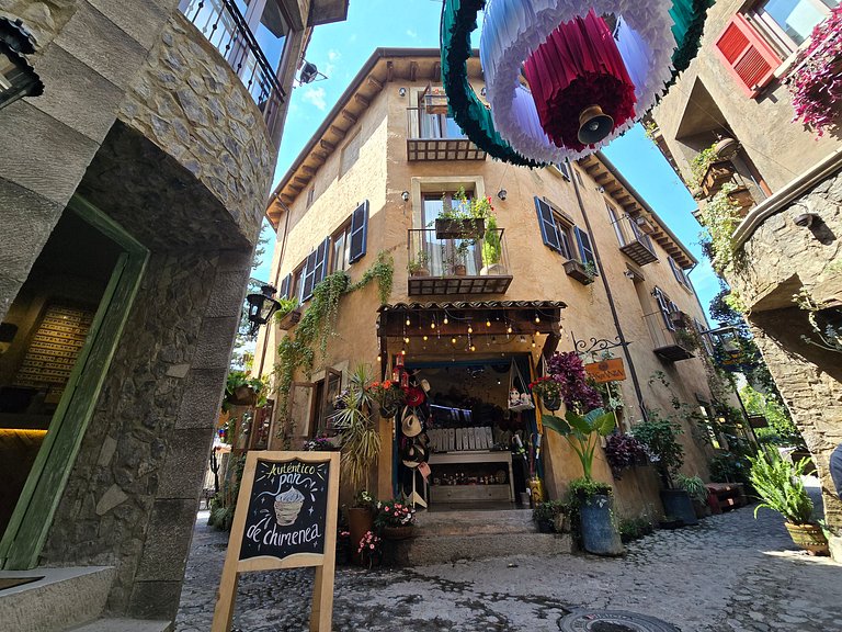 Carrara ¡Lujo y estilo en Valquirico!