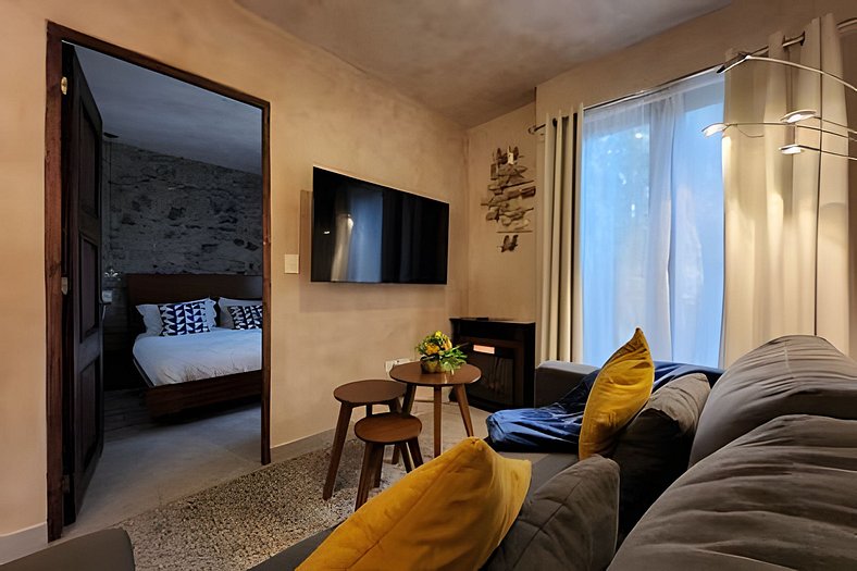 Loft Éfeso: Um Refúgio Moderno em Val'Quirico!