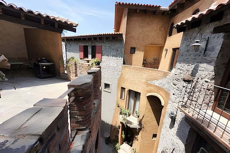 Loft Éfeso: Um Refúgio Moderno em Val'Quirico!