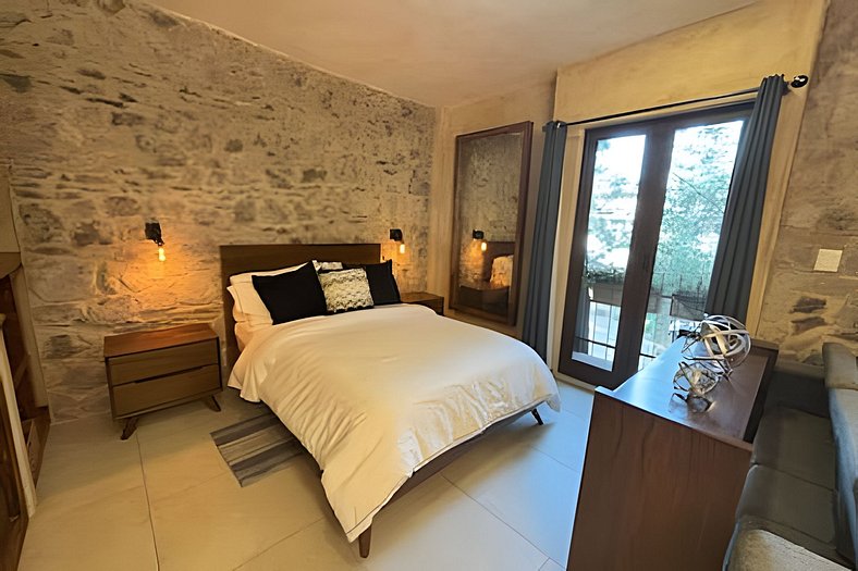 Loft Lucca-Your Home in Val'Quirico's Heart!